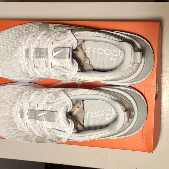 Nike Legend Essential Additional Photos - Picture 3 of 6